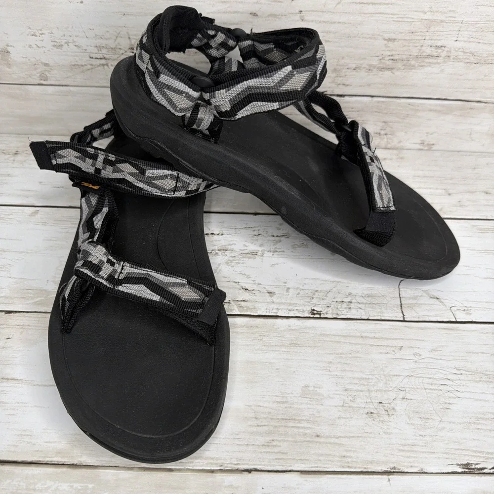 Teva Hurricane XLT 2 Kids Size 5 Fits Women S 7 Sport Sandals Black Gray